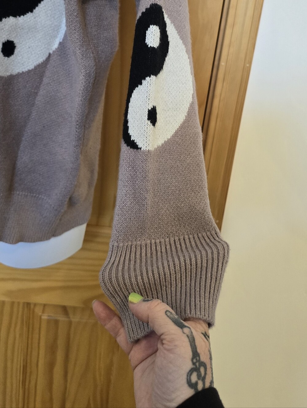 Dressed In LaLa Yin Yang Heavy Oversized Sweater - Picture 3 of 8
